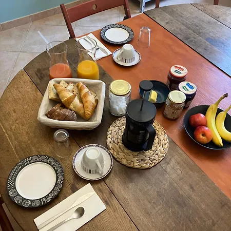 Amis Wine House Bed & Breakfast