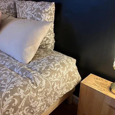 Amis Wine House A Pomerol, A Cote De Saint-emilion Bed & Breakfast Pomerol