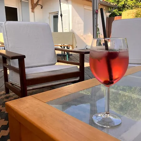 Amis Wine House - A 5 Min De Saint-emilion Bed & Breakfast *