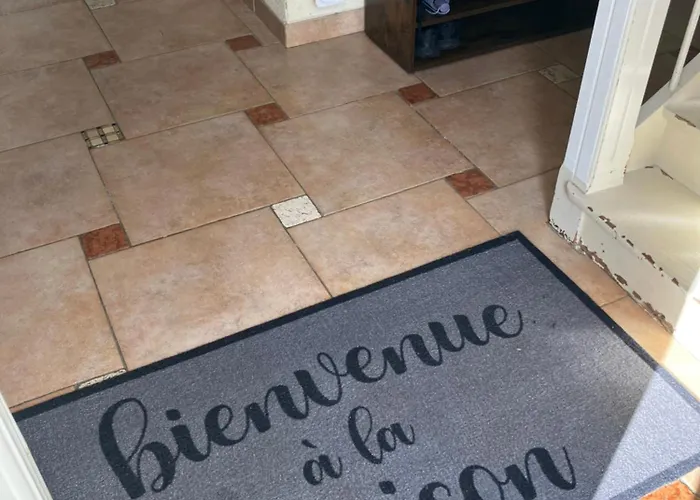 Amis Wine House A Pomerol, A Cote De Saint-emilion فندق مبيت وإفطار